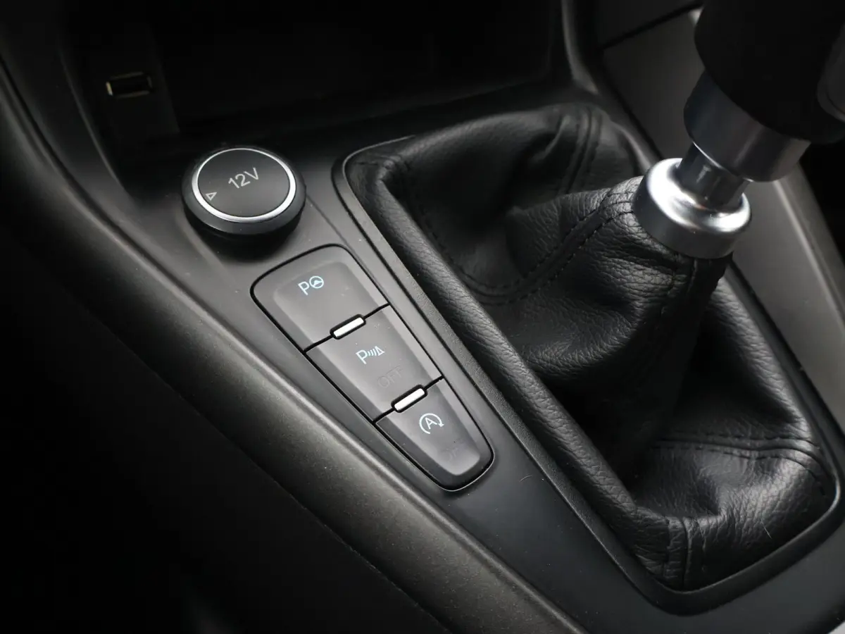 1.0 ST-LINE + 19 INCH RS LMV | SPORTUITLAAT | TREKHAAK | APPLE CARPLAY | NAVIGATIE