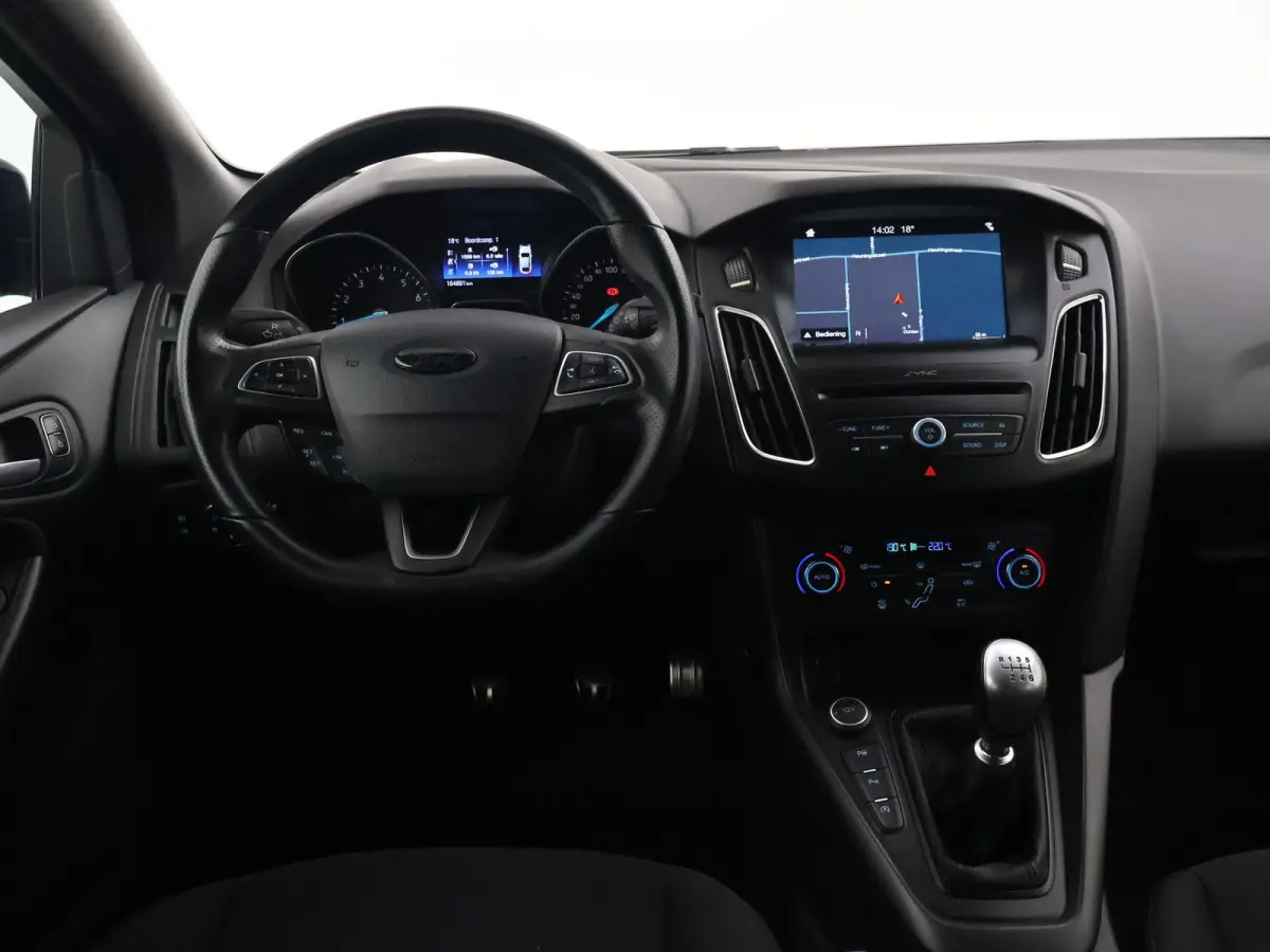 1.0 ST-LINE + 19 INCH RS LMV | SPORTUITLAAT | TREKHAAK | APPLE CARPLAY | NAVIGATIE