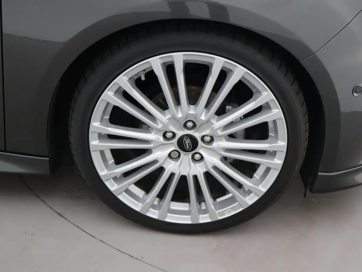 1.0 ST-LINE + 19 INCH RS LMV | SPORTUITLAAT | TREKHAAK | APPLE CARPLAY | NAVIGATIE