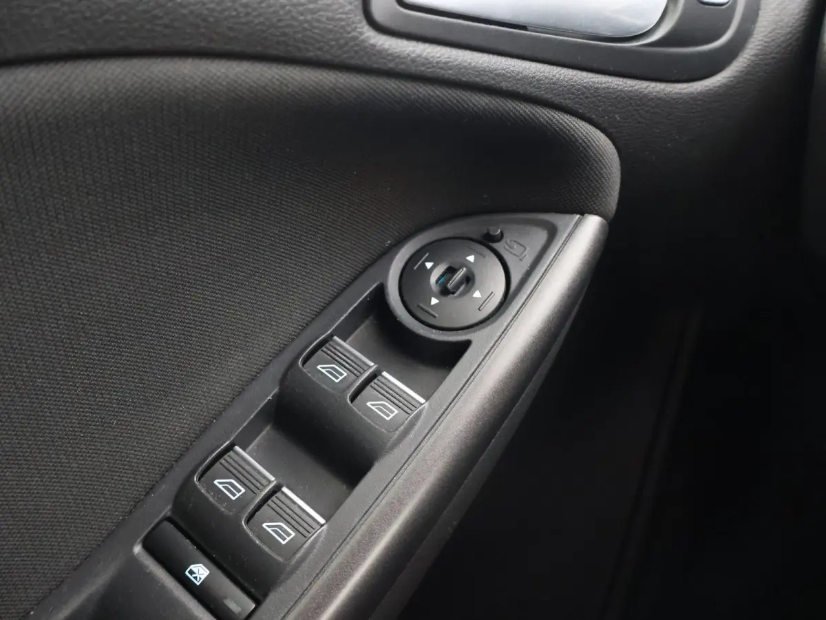 1.0 ST-LINE + 19 INCH RS LMV | SPORTUITLAAT | TREKHAAK | APPLE CARPLAY | NAVIGATIE