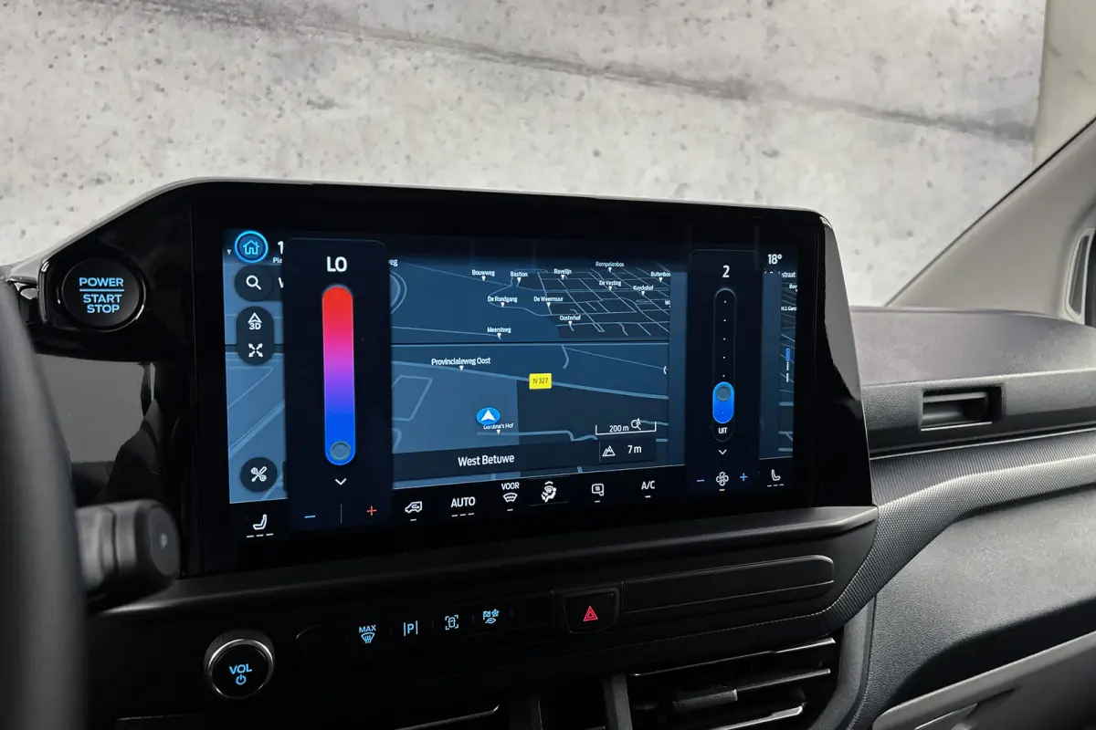 340 2.5 PHEV L2H1 Limited | Stoelverwarming | Trekhaak uitklapbaar