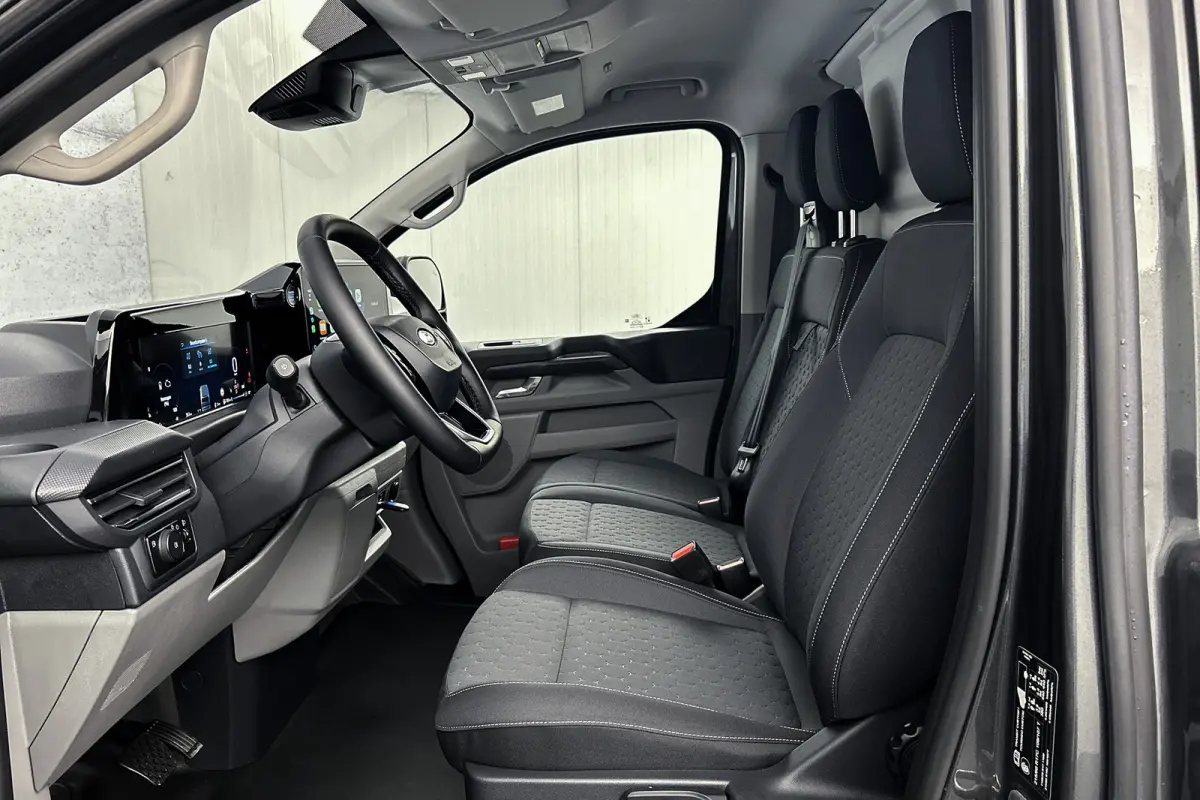 340 2.5 PHEV L2H1 Limited | Stoelverwarming | Trekhaak uitklapbaar