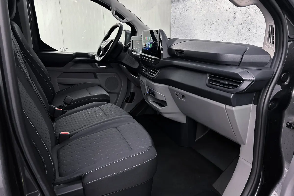 340 2.5 PHEV L2H1 Limited | Stoelverwarming | Trekhaak uitklapbaar