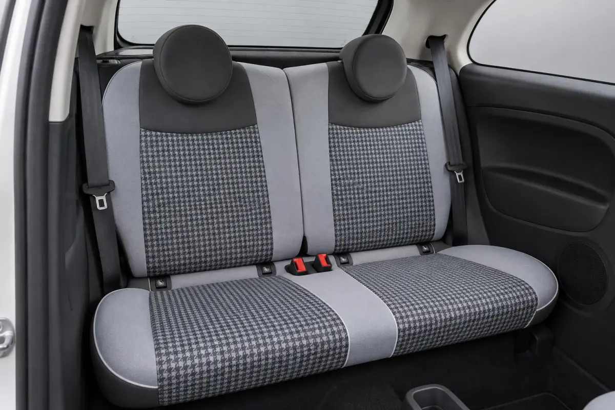 1.0 Hybrid Dolcevita Limited Edition | € 2.000,- Voorraadvoordeel | Apple Carplay/Android Auto | Climtae Control | Parkeersensoren | Metalic Lak | LMV 16" |