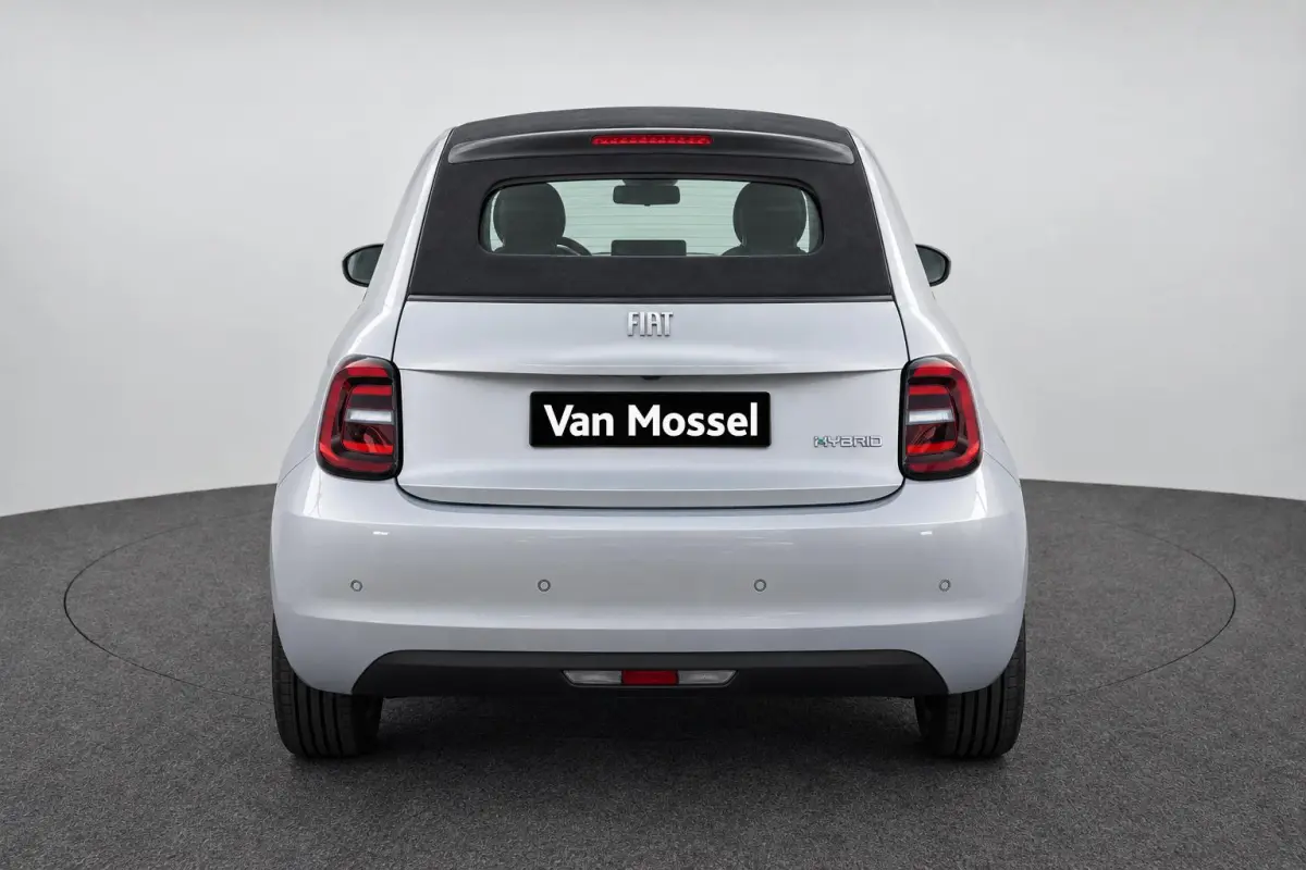 1.0 Hybrid Dolcevita Limited Edition | € 2.000,- Voorraadvoordeel | Apple Carplay/Android Auto | Climtae Control | Parkeersensoren | Metalic Lak | LMV 16" |