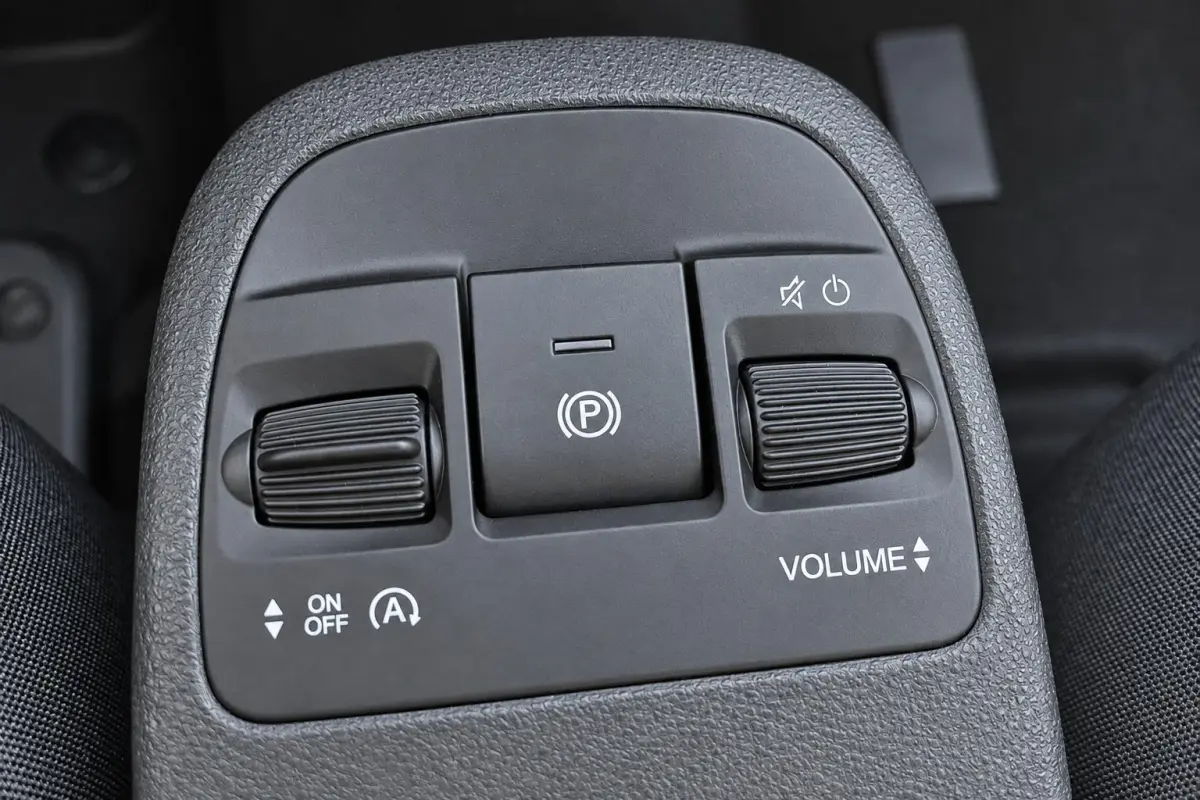 1.0 Hybrid Dolcevita Limited Edition | € 2.000,- Voorraadvoordeel | Apple Carplay/Android Auto | Climtae Control | Parkeersensoren | Metalic Lak | LMV 16" |