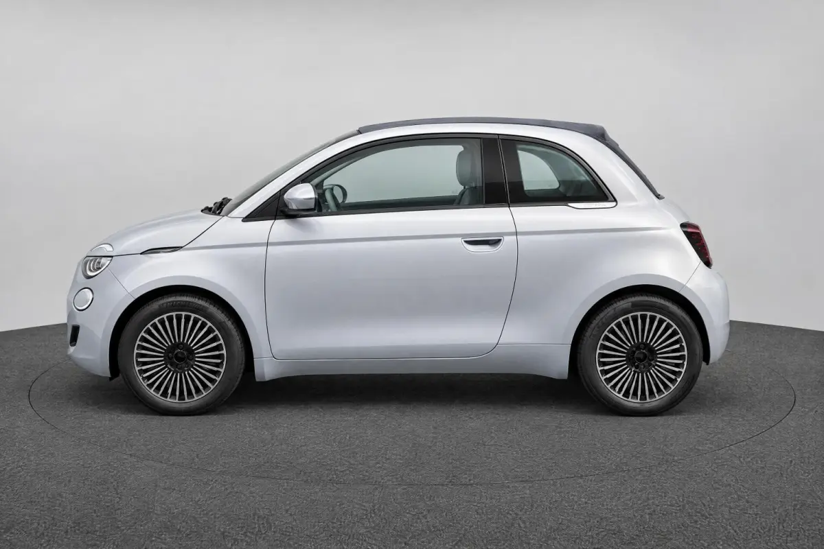 1.0 Hybrid Dolcevita Limited Edition | € 2.000,- Voorraadvoordeel | Apple Carplay/Android Auto | Climtae Control | Parkeersensoren | Metalic Lak | LMV 16" |