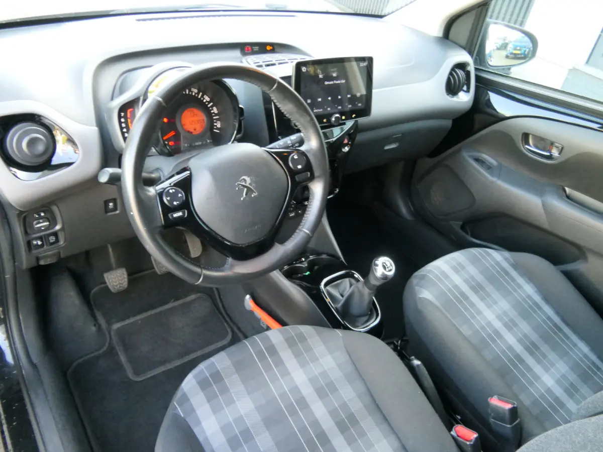 1.0 e-VTi Allure | Camera | Apple Carplay/Android Auto