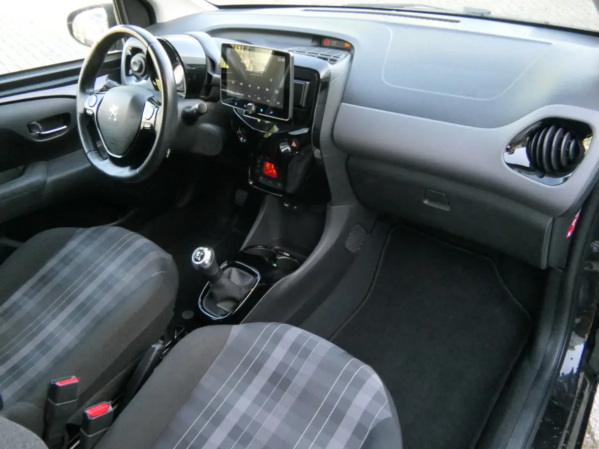 1.0 e-VTi Allure | Camera | Apple Carplay/Android Auto