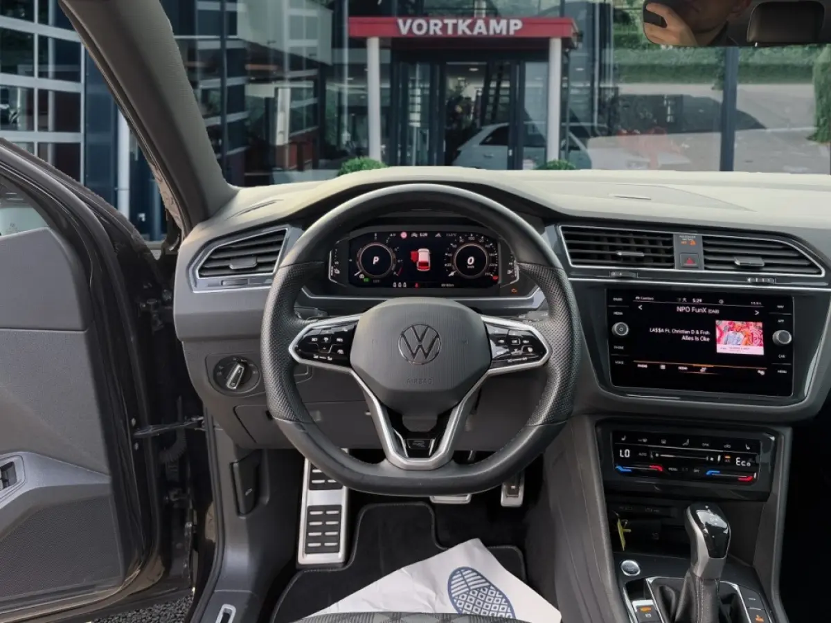 1.4 TSI eHYBRID R-LINE BUSINESS TREKHAAK/CAMERA/E-KLEP/ACC/STOEL+STUURVERW