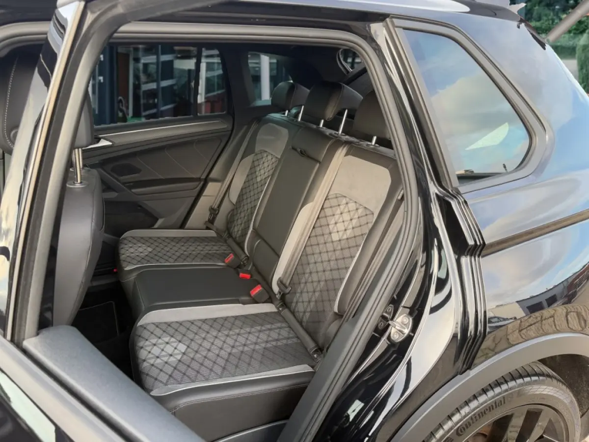 1.4 TSI eHYBRID R-LINE BUSINESS TREKHAAK/CAMERA/E-KLEP/ACC/STOEL+STUURVERW