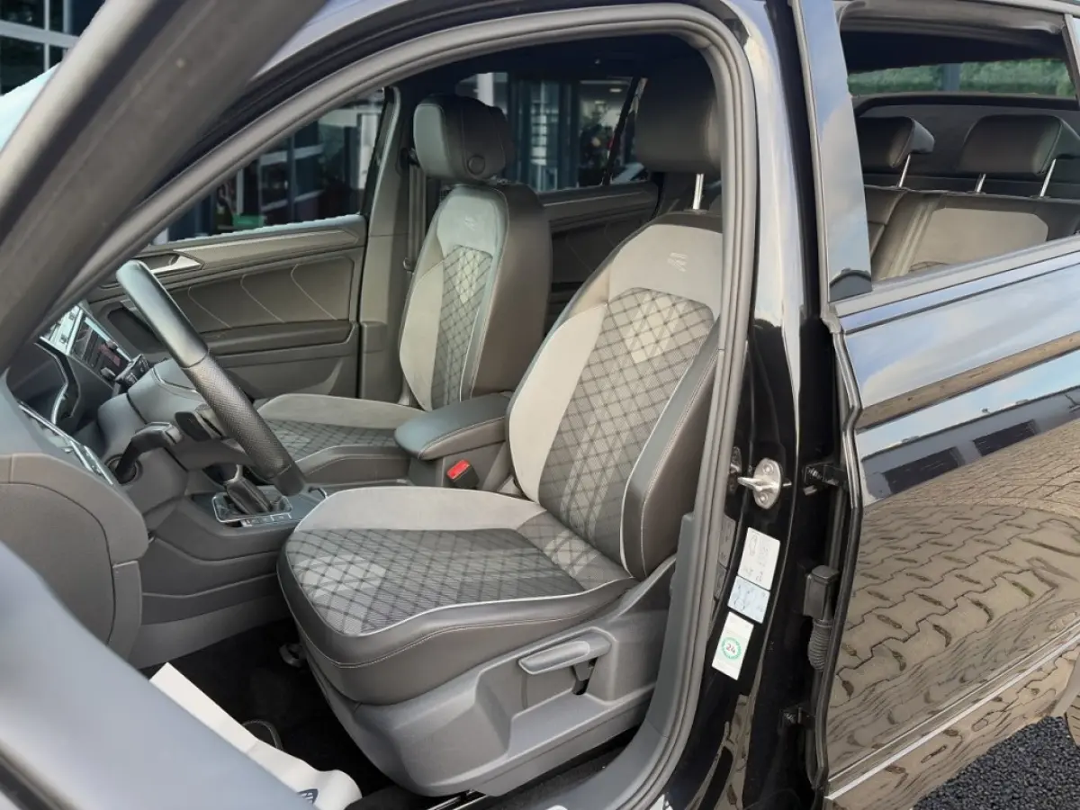 1.4 TSI eHYBRID R-LINE BUSINESS TREKHAAK/CAMERA/E-KLEP/ACC/STOEL+STUURVERW