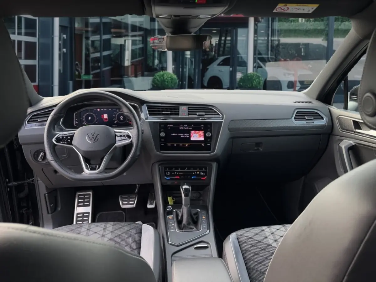 1.4 TSI eHYBRID R-LINE BUSINESS TREKHAAK/CAMERA/E-KLEP/ACC/STOEL+STUURVERW