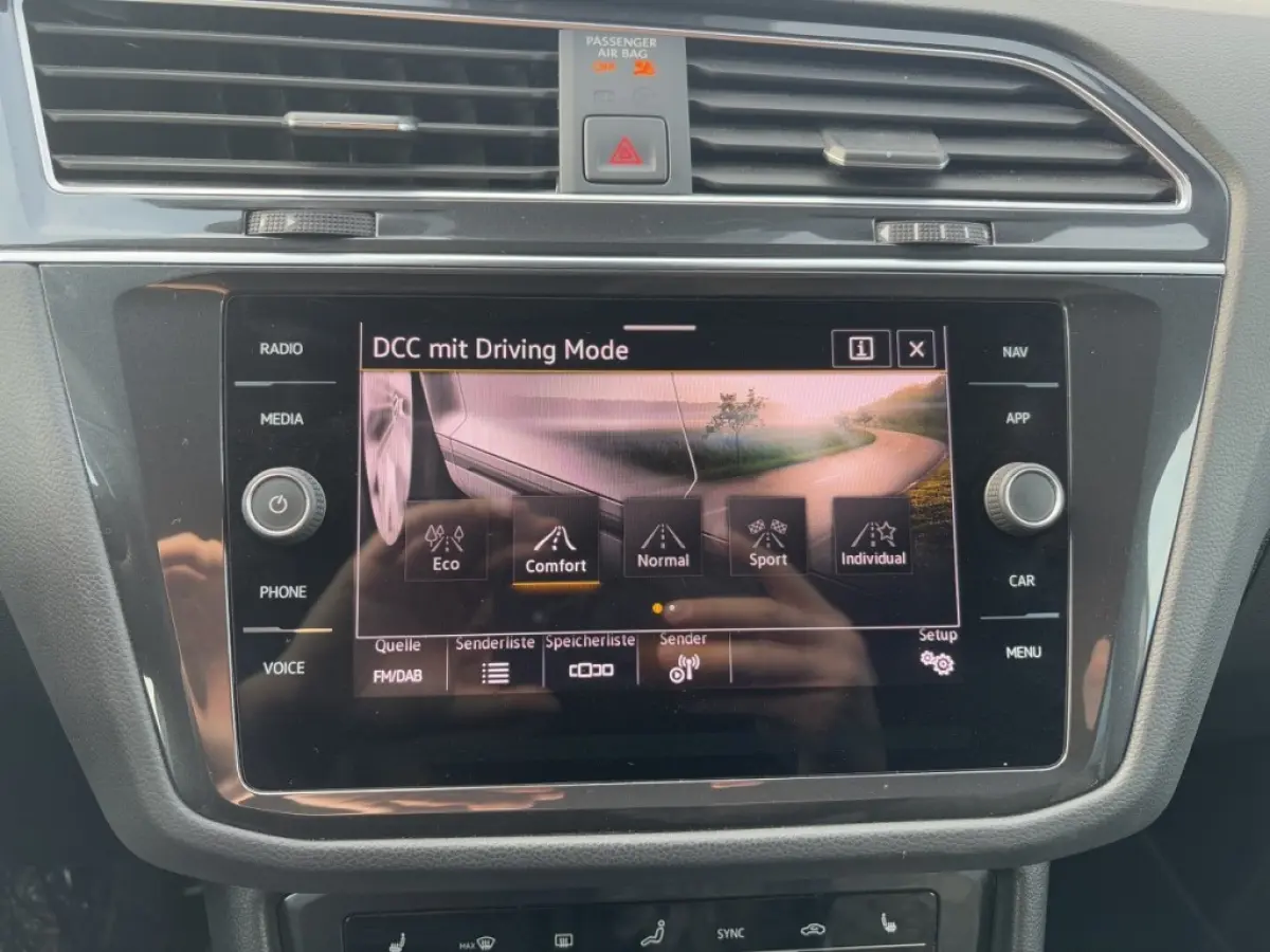 1.4 TSI eHYBRID R-LINE BUSINESS TREKHAAK/CAMERA/E-KLEP/ACC/STOEL+STUURVERW