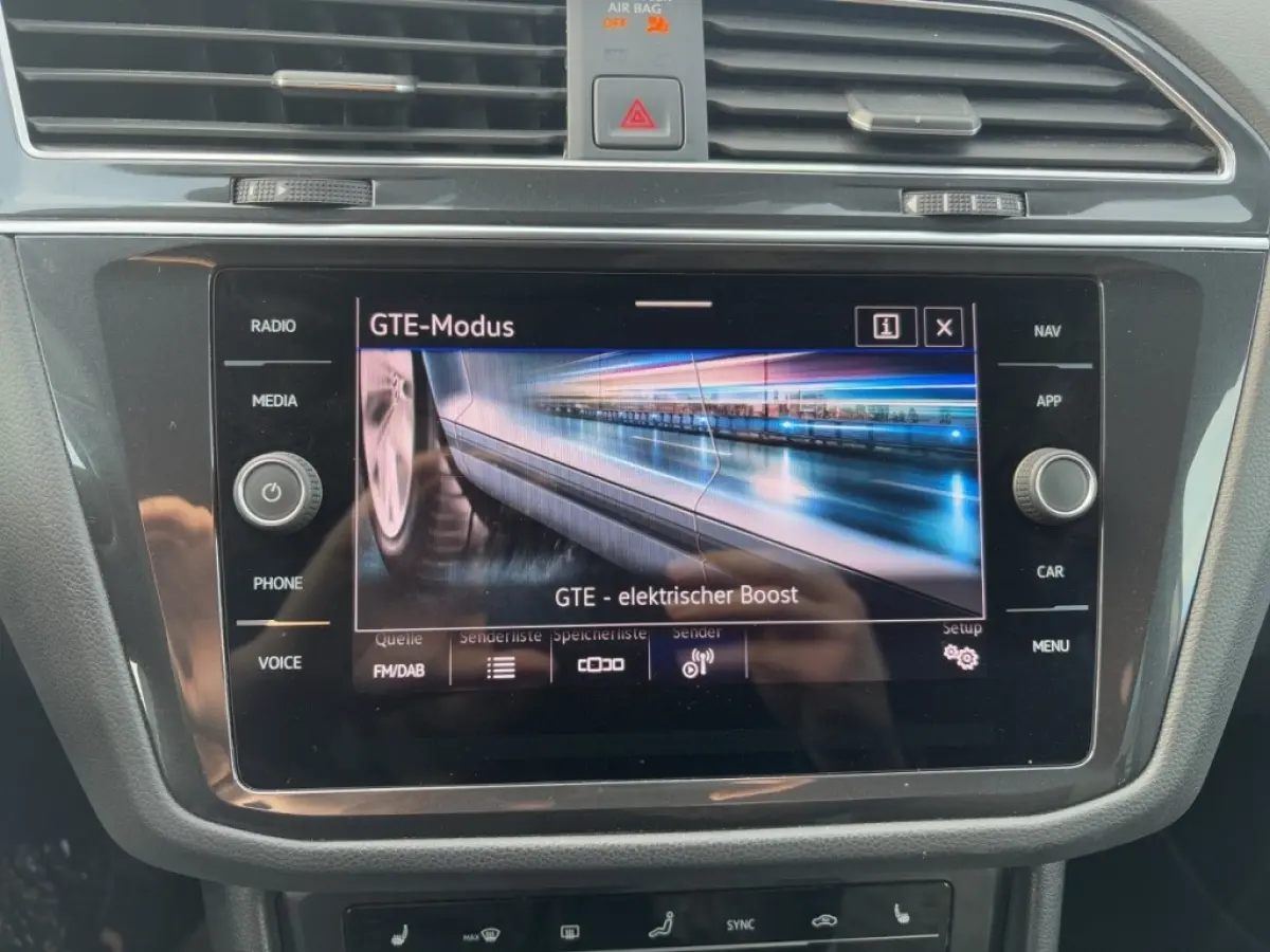 1.4 TSI eHYBRID R-LINE BUSINESS TREKHAAK/CAMERA/E-KLEP/ACC/STOEL+STUURVERW