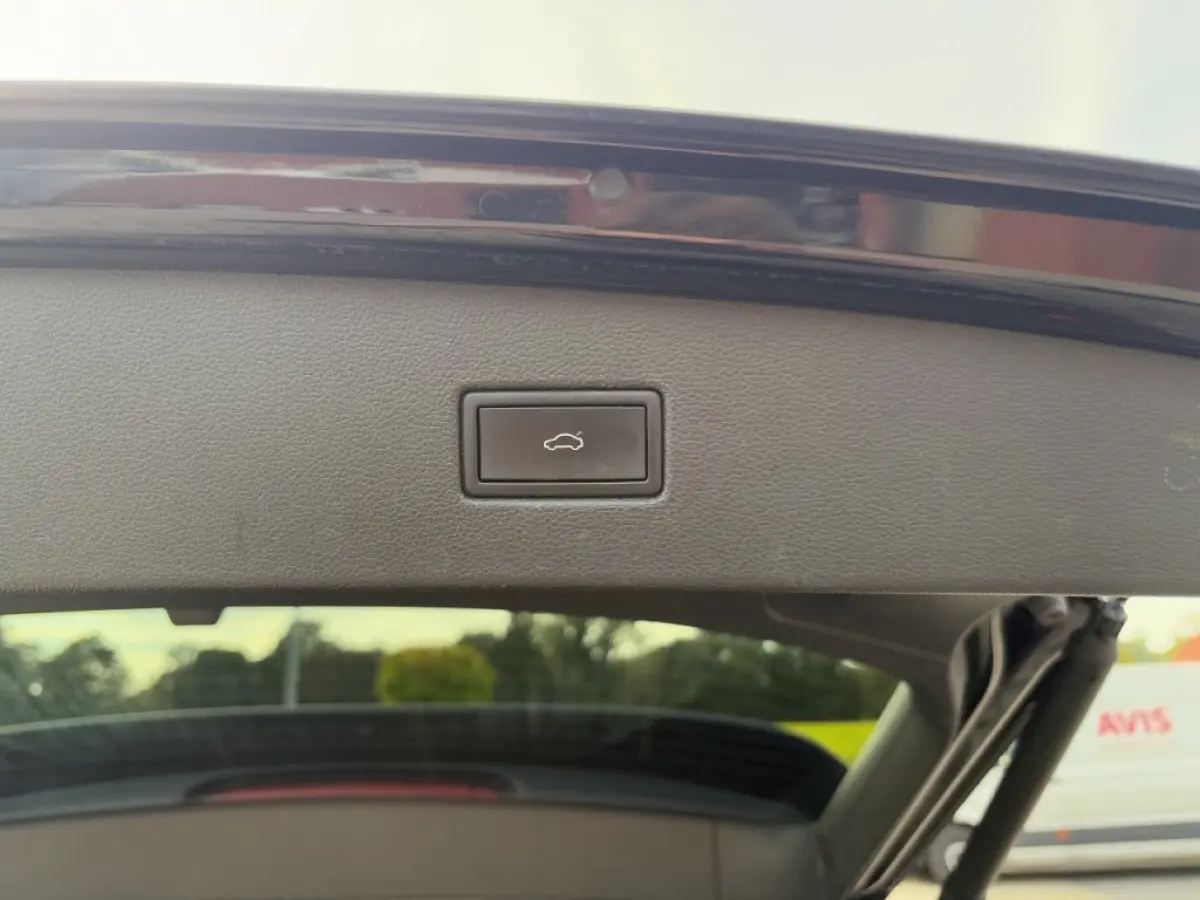 1.4 TSI eHYBRID R-LINE BUSINESS TREKHAAK/CAMERA/E-KLEP/ACC/STOEL+STUURVERW