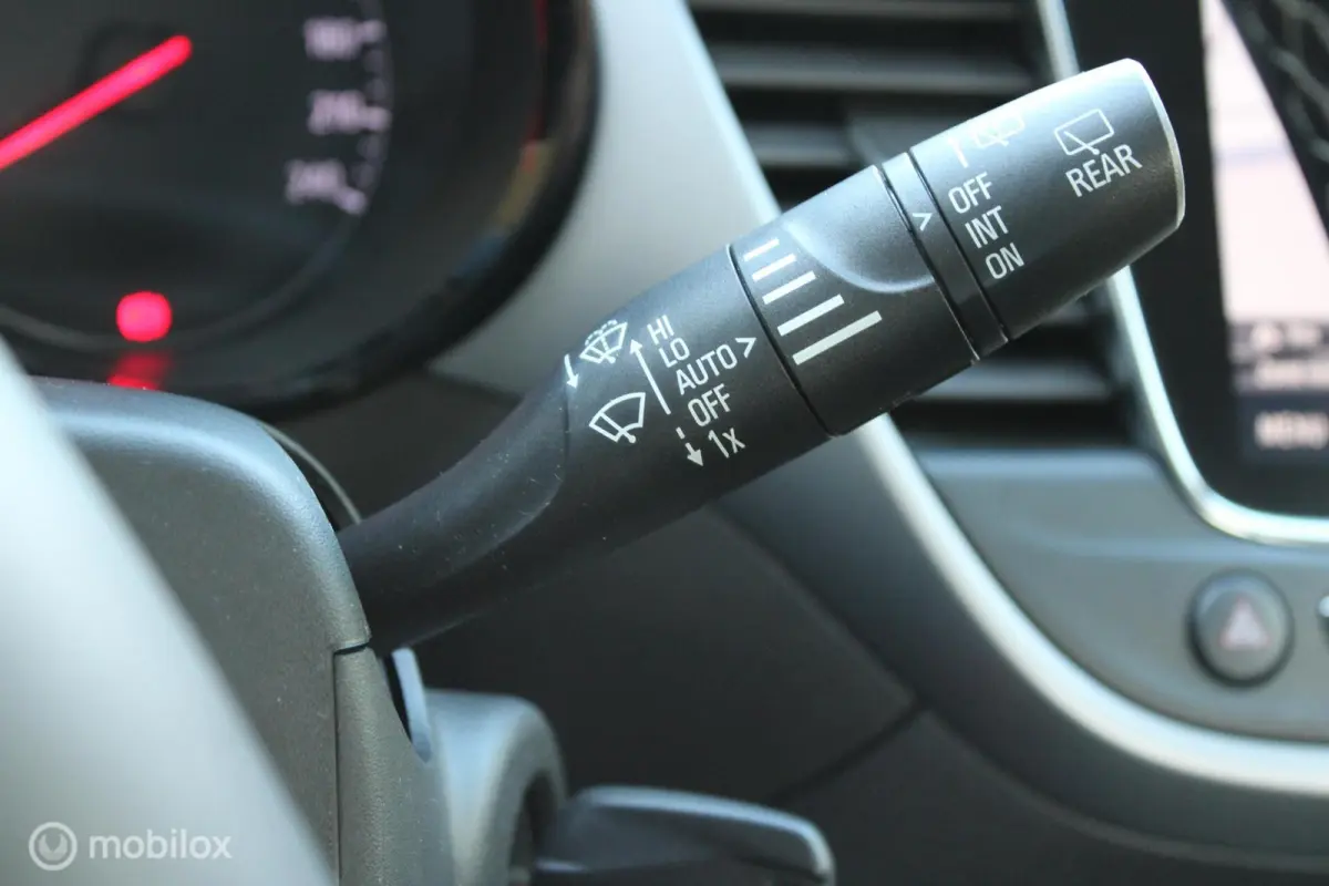 1.2 Turbo Innovation 110 PK, App connect, Pdc, Cruise, Navi, Airco, 16 inch Lmv.