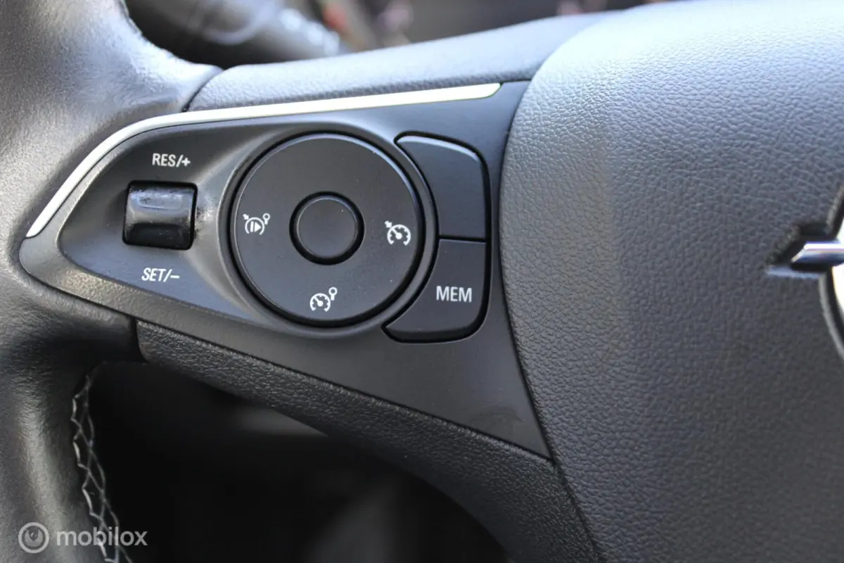 1.2 Turbo Innovation 110 PK, App connect, Pdc, Cruise, Navi, Airco, 16 inch Lmv.