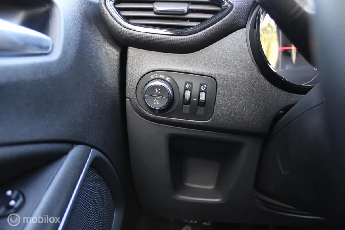 1.2 Turbo Innovation 110 PK, App connect, Pdc, Cruise, Navi, Airco, 16 inch Lmv.