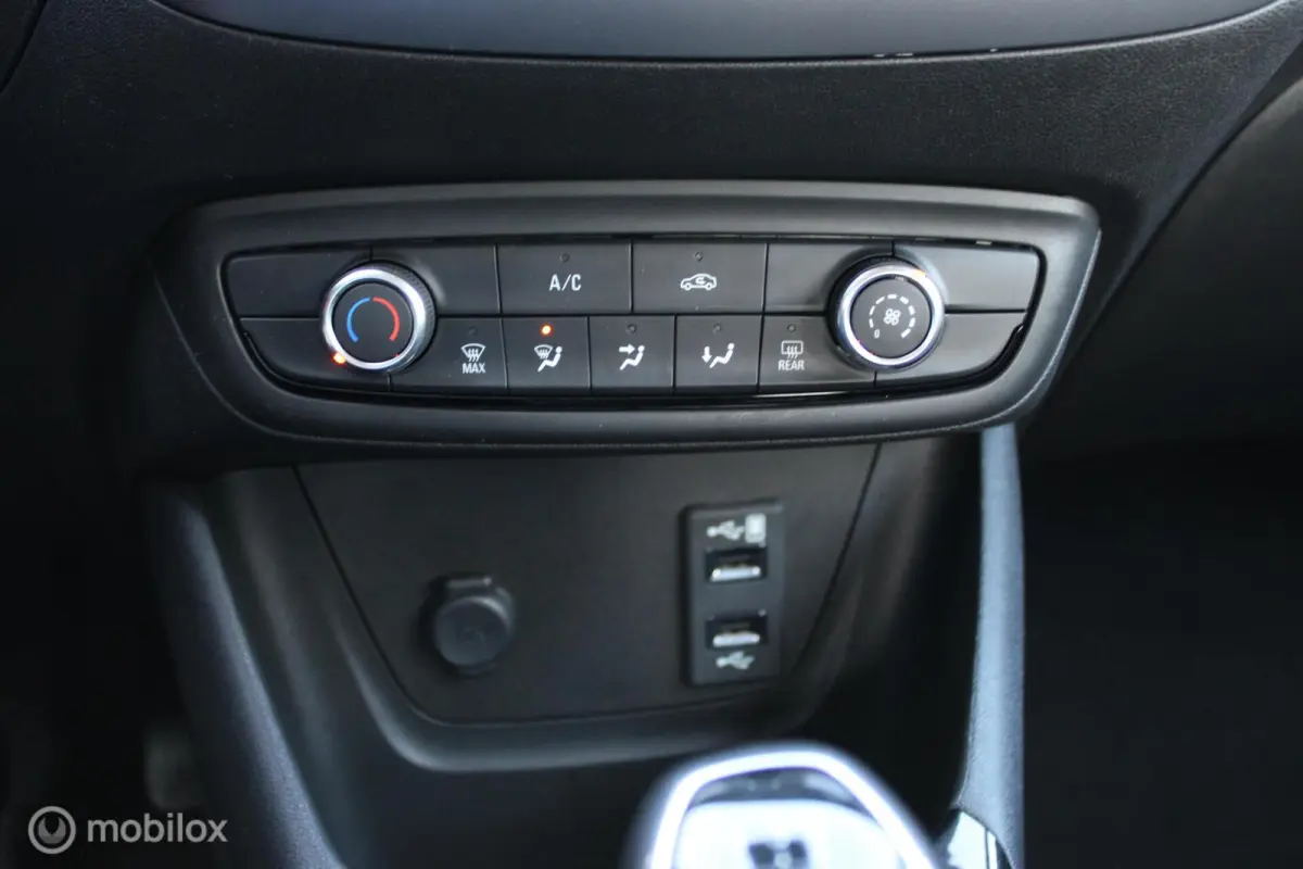 1.2 Turbo Innovation 110 PK, App connect, Pdc, Cruise, Navi, Airco, 16 inch Lmv.
