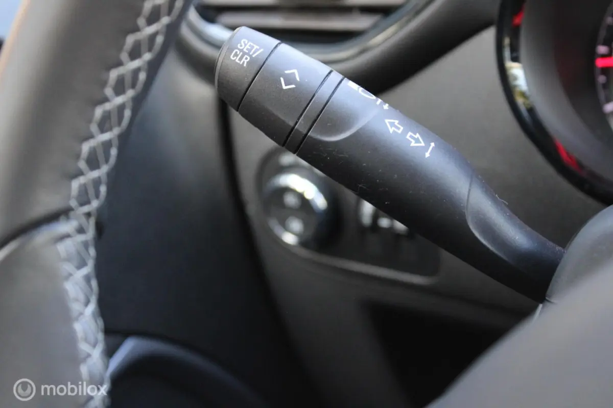 1.2 Turbo Innovation 110 PK, App connect, Pdc, Cruise, Navi, Airco, 16 inch Lmv.