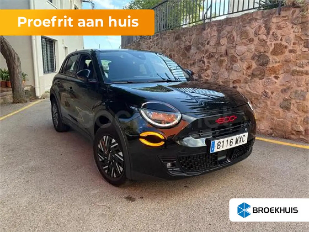 RED 54 kWh Digitaal Dashboard | Parkeersensoren Achter | Carplay | Climate Control | Cruise | 11 kW lader | Airco (automatisch) | Apple Carplay/Android Auto|telefoonintegratie premium