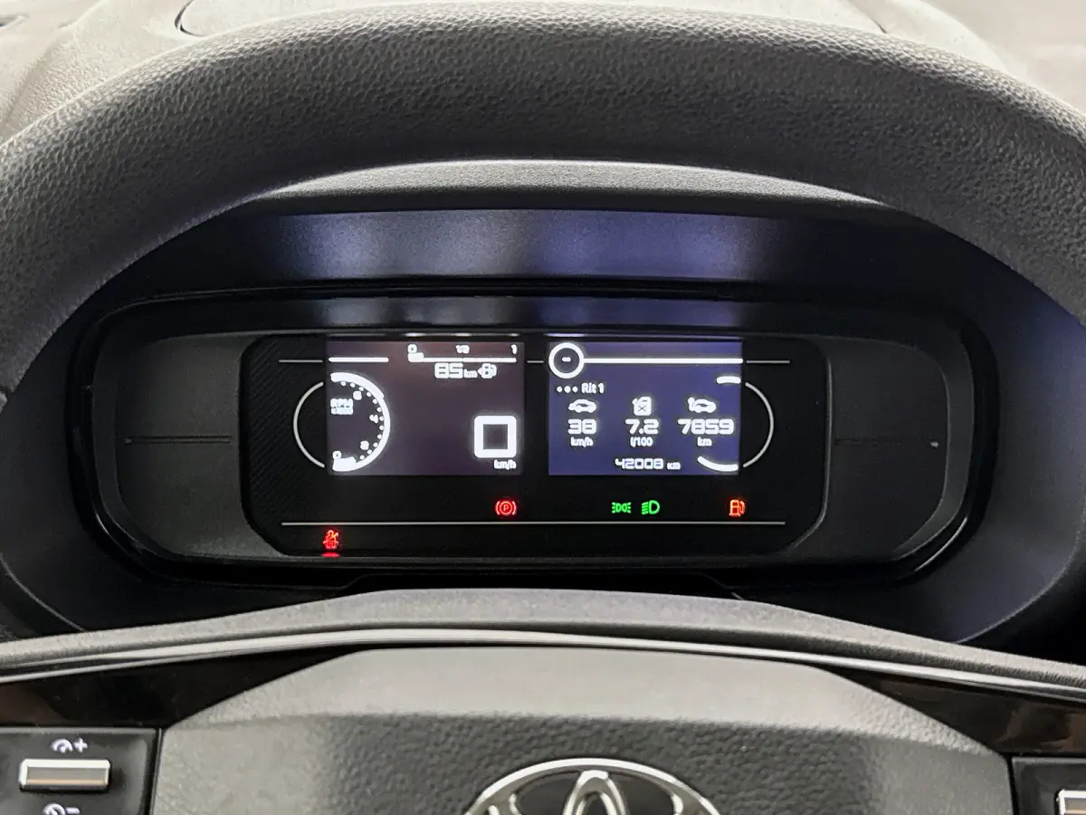 1.5 D-4D L1 Challenger+ Carplay Cruise control