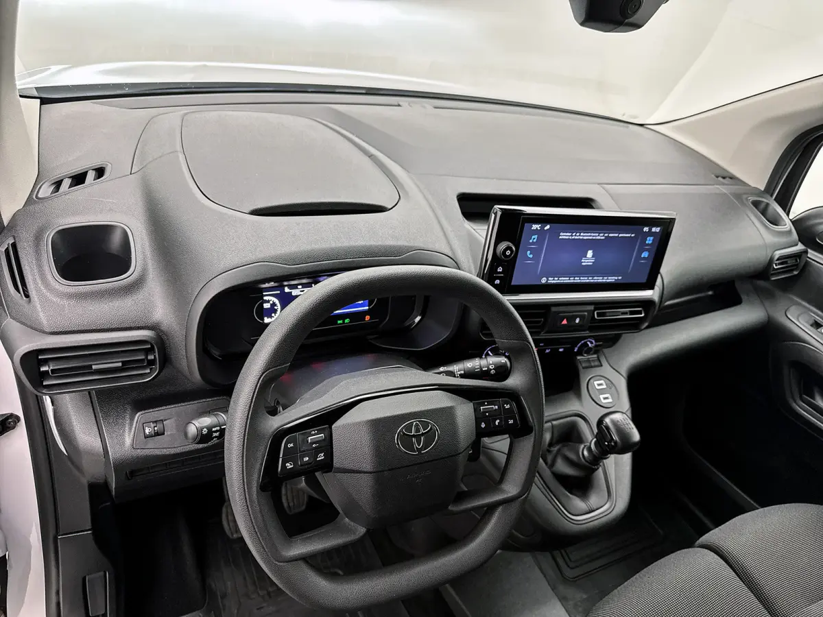 1.5 D-4D L1 Challenger+ Carplay Cruise control