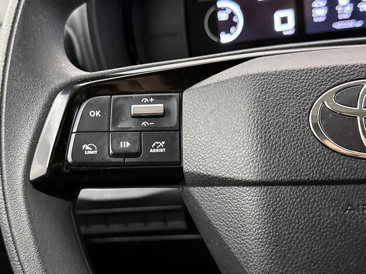 1.5 D-4D L1 Challenger+ Carplay Cruise control