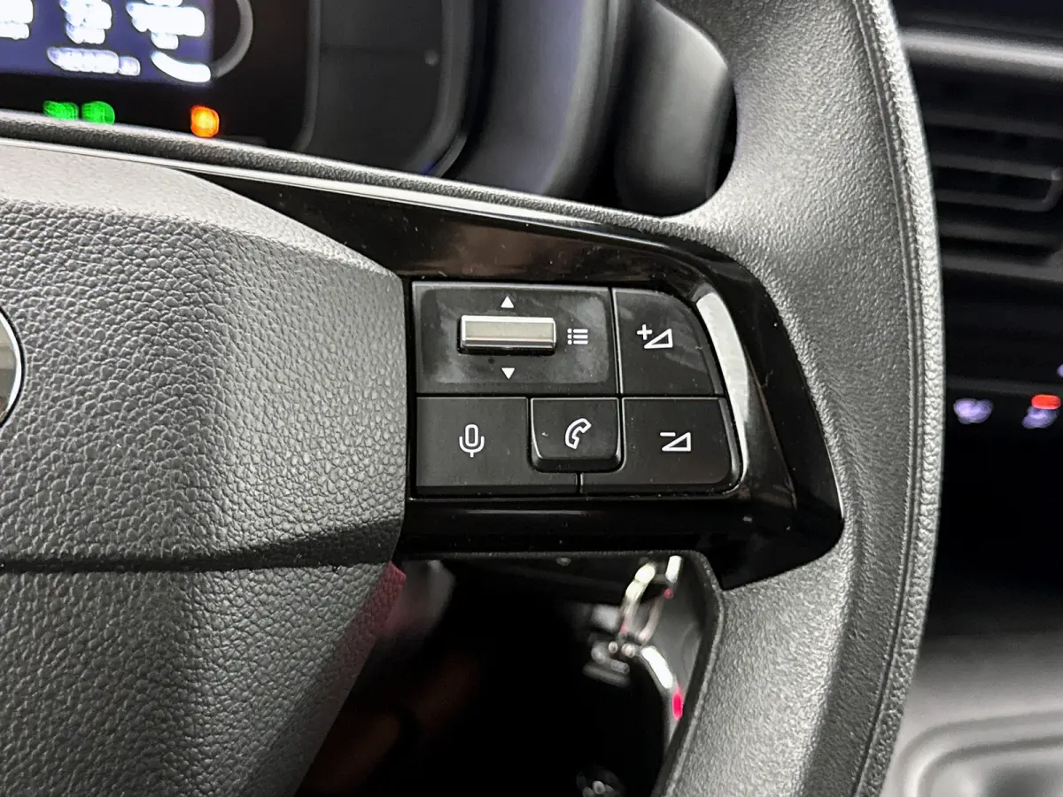 1.5 D-4D L1 Challenger+ Carplay Cruise control