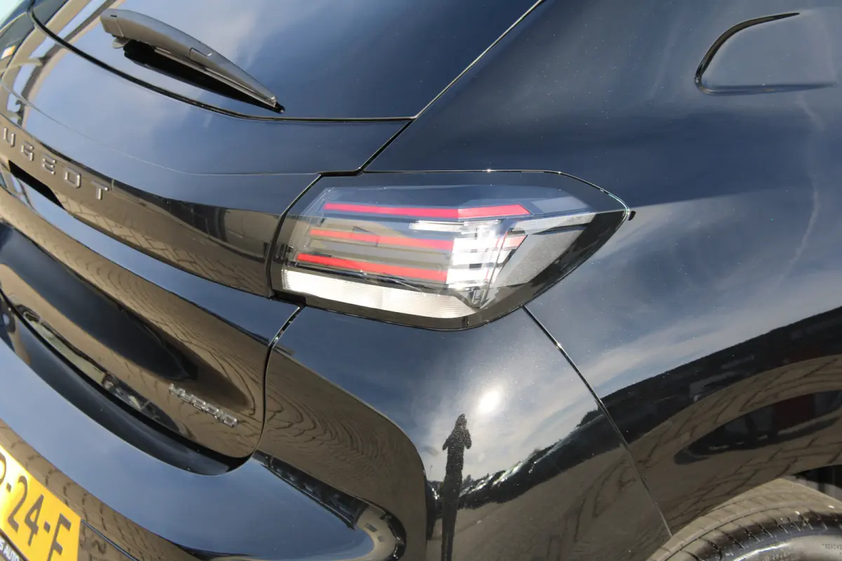 Allure Hybrid 110 e-DCS6 | 8 JAAR GARANTIE | 360 CAMERA | ADAPTIVE CRUISE | DRAADLOOS CARPLAY | CLIMATE CONTROLE | SENSOREN RONDOM |