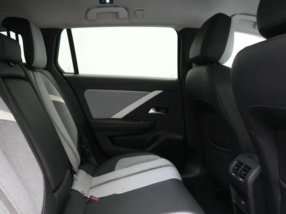 1.6 Turbo PHEV Elegance 180pk | SOH 96,7% | Adaptive Cruise | 360 Camera | Keyless | Sportstoelen & Stuur Verwarmd | Apple Carplay | Navigatie | DAB | Plug In Hybrid |