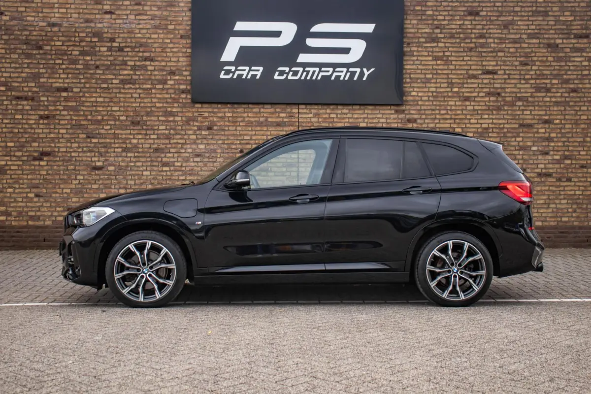 xDrive25e M-Sport, Pano, Leder, Trekhaak, Ambient,H&K