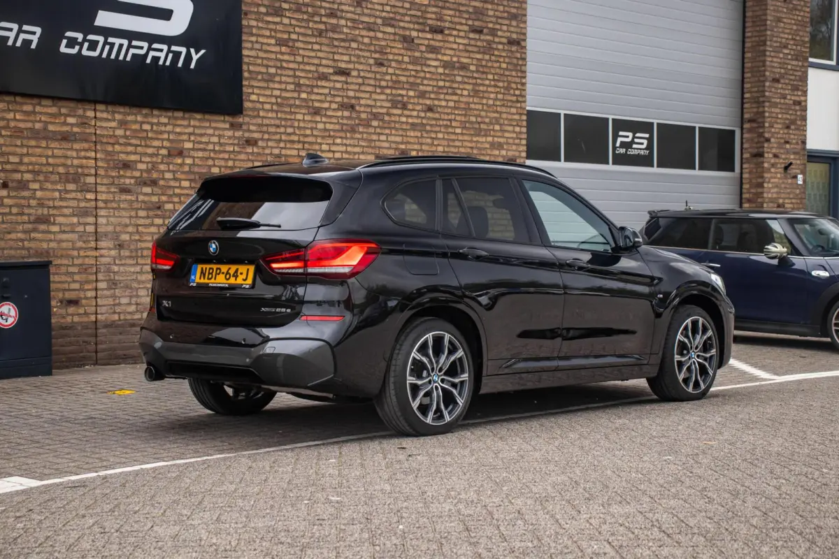xDrive25e M-Sport, Pano, Leder, Trekhaak, Ambient,H&K