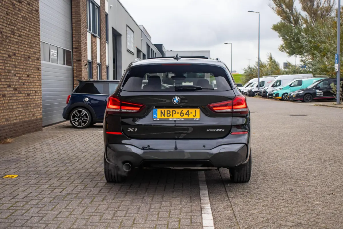xDrive25e M-Sport, Pano, Leder, Trekhaak, Ambient,H&K