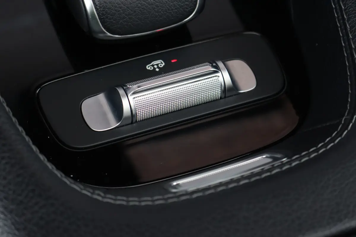 350 de 4MATIC AMG Line | Luchtvering | Distronic+ | HUD | Burmester | Trekhaak | Panoramadak | Surround Camera | Keyless Go | Augmented Reality |