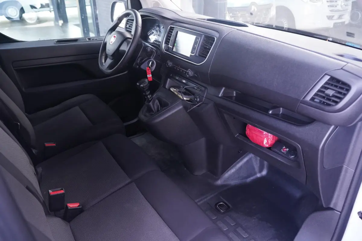 1.5 Multijet 102 pk L3H1 Airco, Apple Carplay Cruise Control, Laadruimte Pakket, PDC achter, 3-Zits