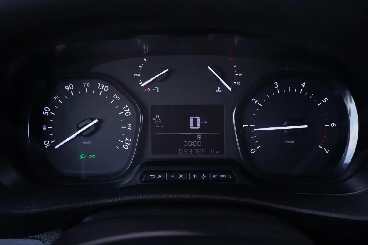 1.5 Multijet 102 pk L3H1 Airco, Apple Carplay Cruise Control, Laadruimte Pakket, PDC achter, 3-Zits