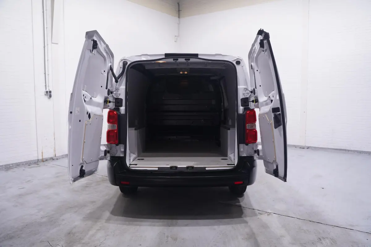 1.5 Multijet 102 pk L3H1 Airco, Apple Carplay Cruise Control, Laadruimte Pakket, PDC achter, 3-Zits