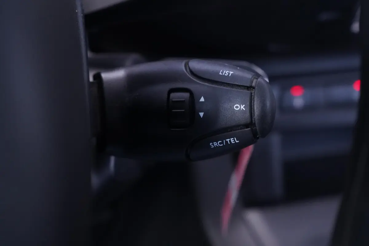 1.5 Multijet 102 pk L3H1 Airco, Apple Carplay Cruise Control, Laadruimte Pakket, PDC achter, 3-Zits