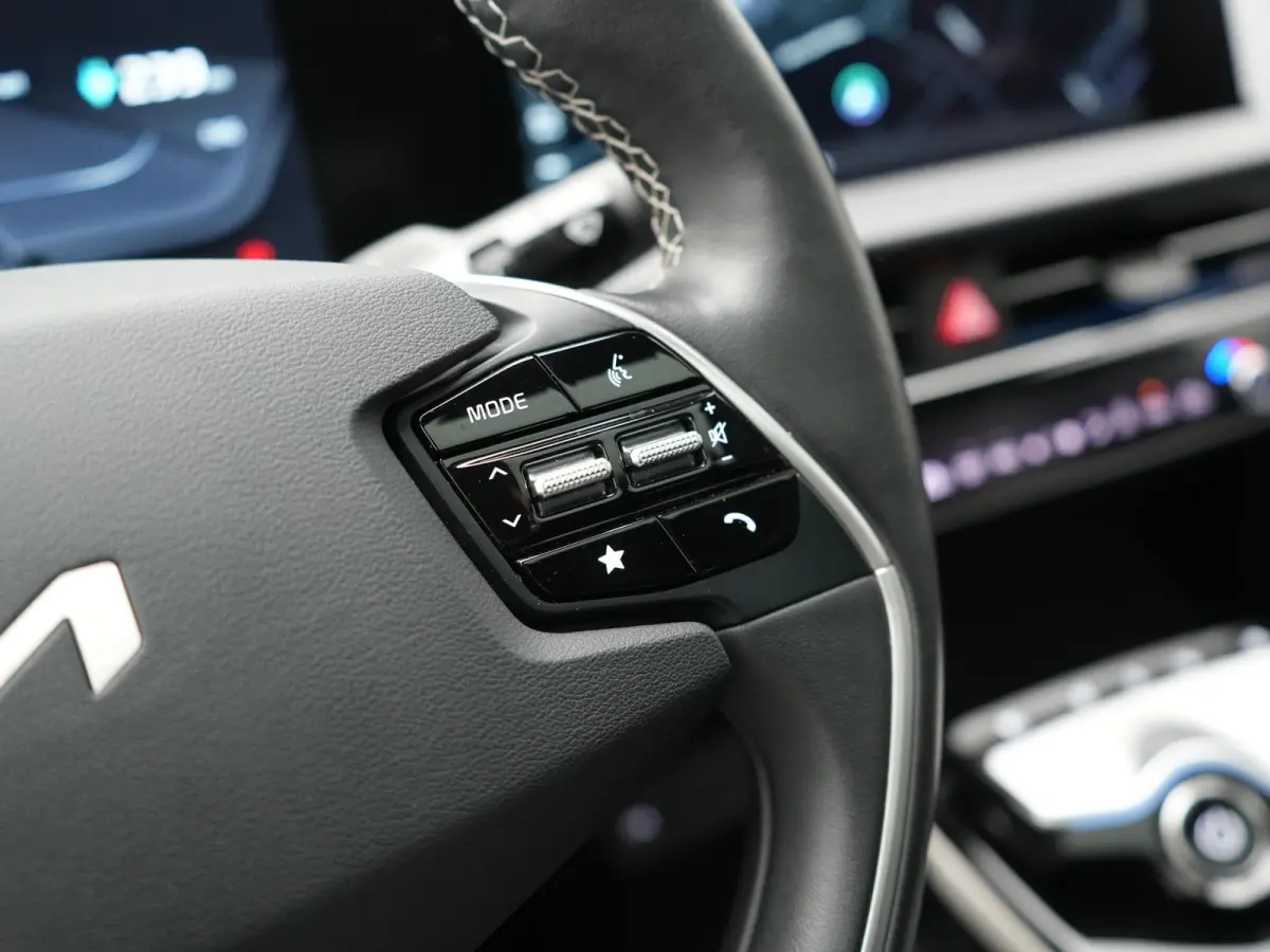 GT-Line 77.4 kWh 229pk Dealer O.H. | SOH 97,9% | Panodak | Adaptive Cruise | Head Up | Meridian Audio | 360 Camera | Alcantara Sportstoelen Memory & Ventilatie | Keyless | BLIS | Stoelen & S