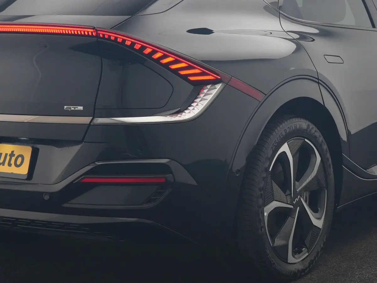 GT-Line 77.4 kWh 229pk Dealer O.H. | SOH 97,9% | Panodak | Adaptive Cruise | Head Up | Meridian Audio | 360 Camera | Alcantara Sportstoelen Memory & Ventilatie | Keyless | BLIS | Stoelen & S
