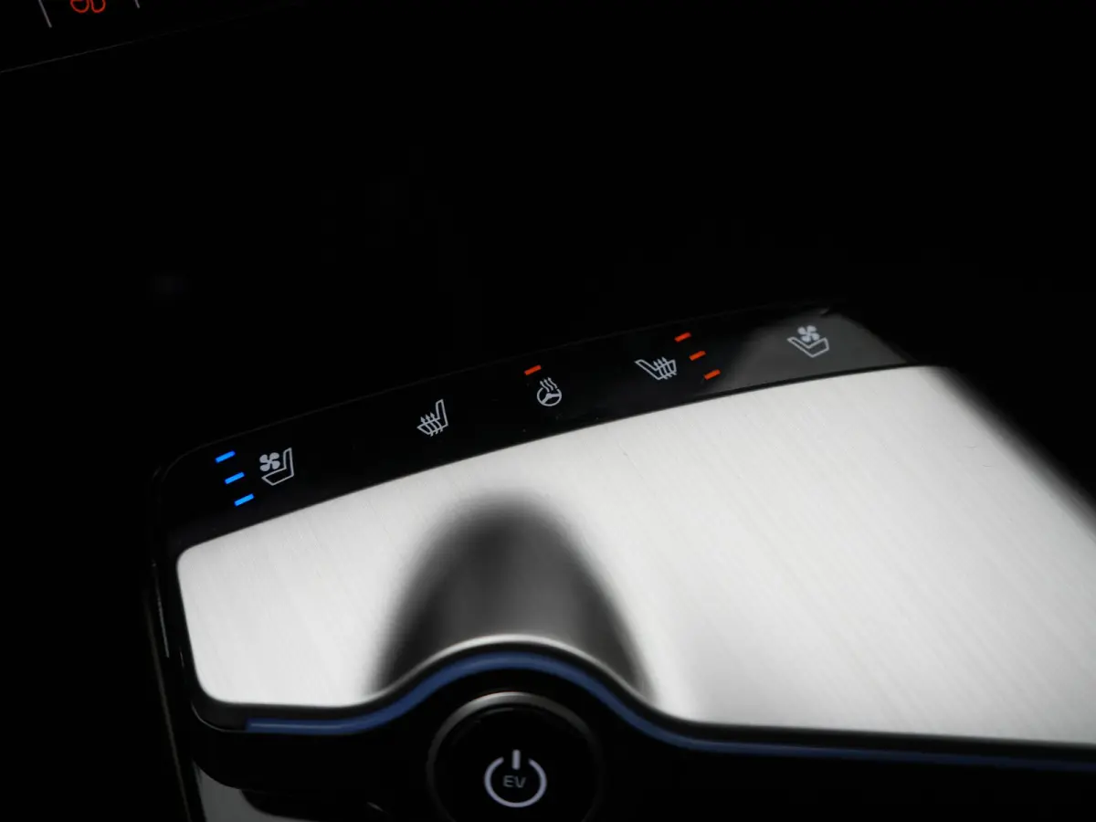 GT-Line 77.4 kWh 229pk Dealer O.H. | SOH 97,9% | Panodak | Adaptive Cruise | Head Up | Meridian Audio | 360 Camera | Alcantara Sportstoelen Memory & Ventilatie | Keyless | BLIS | Stoelen & S