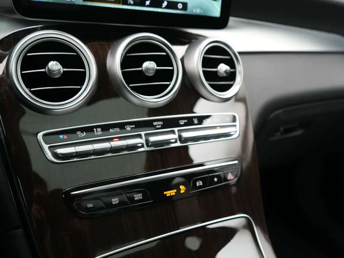 4MATIC Business Solution Luxury PHEV 320pk Dealer O.H. | SOH 88,1% | Panodak | Adaptive Cruise | Head Up | 360 Camera | Lederen Comfortstoelen Memory & Massage | Keyless | BLIS | Apple Carpl