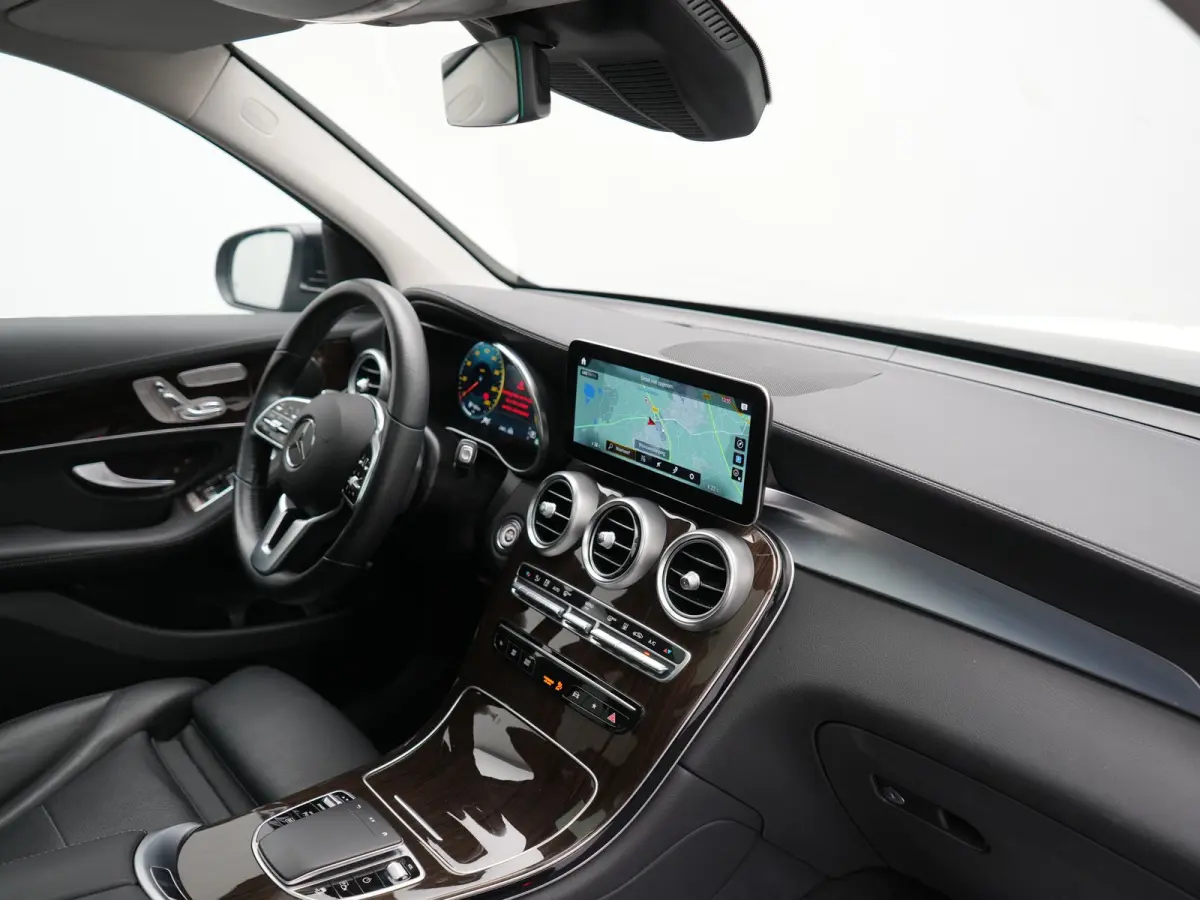 4MATIC Business Solution Luxury PHEV 320pk Dealer O.H. | SOH 88,1% | Panodak | Adaptive Cruise | Head Up | 360 Camera | Lederen Comfortstoelen Memory & Massage | Keyless | BLIS | Apple Carpl