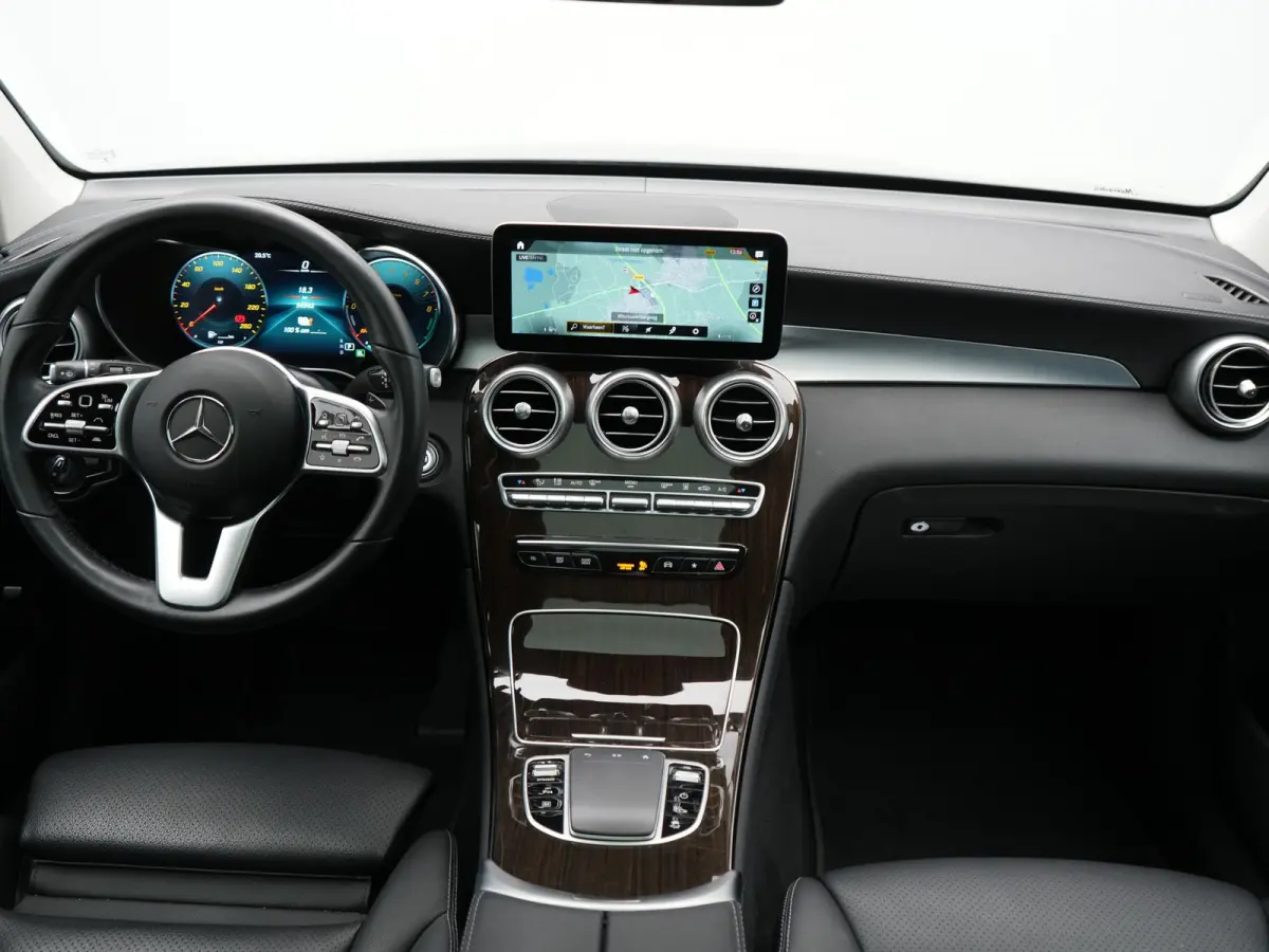 4MATIC Business Solution Luxury PHEV 320pk Dealer O.H. | SOH 88,1% | Panodak | Adaptive Cruise | Head Up | 360 Camera | Lederen Comfortstoelen Memory & Massage | Keyless | BLIS | Apple Carpl