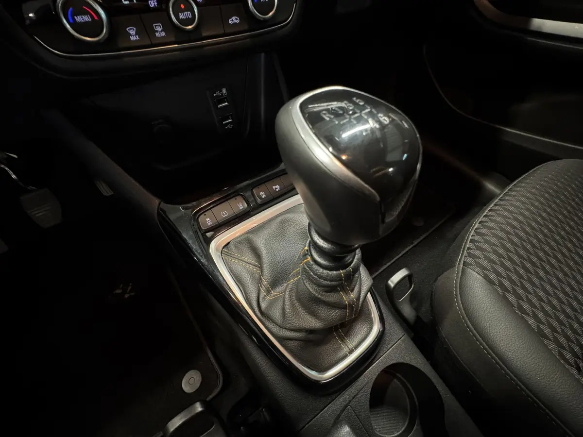 1.2 Turbo Innovation*Trekhaak*Camera*PDC V+A*LED*Navi*App-Connect*