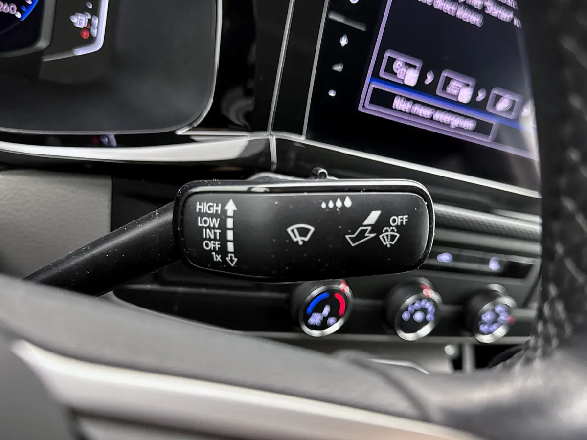 2.0 TDI L2 30 DC Bulli *Edition* Leder Dubbele cabine Led Virtual cockpit Schuifdeur L+R Navigatie Trekhaak