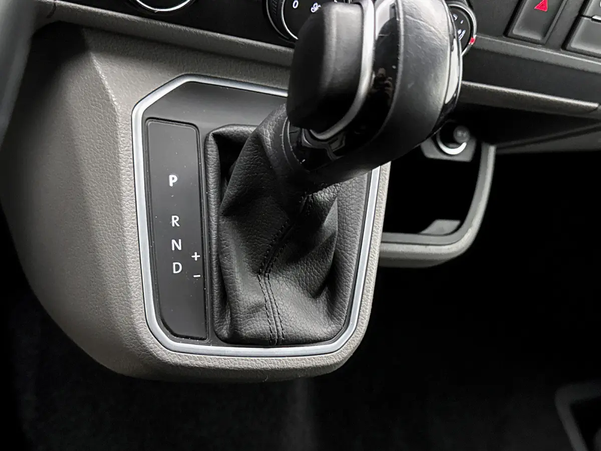 2.0 TDI L2 30 DC Bulli *Edition* Leder Dubbele cabine Led Virtual cockpit Schuifdeur L+R Navigatie Trekhaak