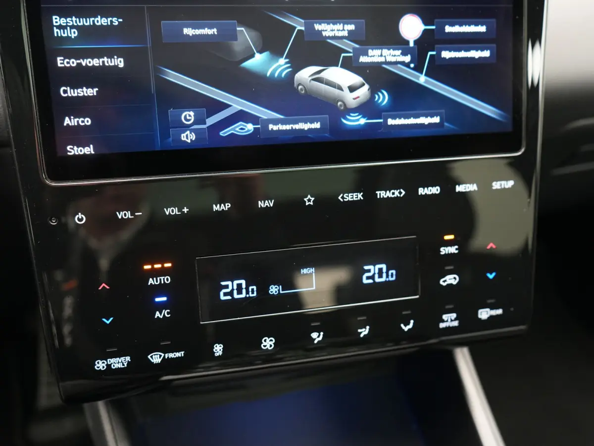 1.6 T-GDI PHEV N Line Sky 4WD 265pk Dealer O.H. | SOH 97,2% | Panodak | Adaptive Cruise | 360 Camera | Alcantara Sportstoelen Memory & Ventilatie | Keyless | BLIS | Stoelen & Stuur Verwarmd 